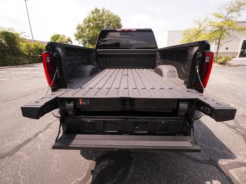 Used 2026 GMC Sierra 2500 Denali Ultimate AWD/4WD image 12