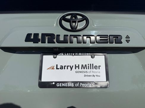 Used 2022 Toyota 4Runner Trail Special Edition AWD/4WD image 23