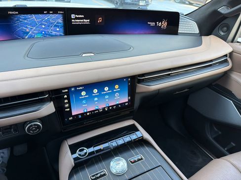 New 2026 Lincoln Navigator L Black Label AWD/4WD image 28