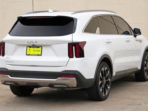 Used 2025 Kia Sorento EX w/ Panoramic Sunroof Package FWD image 55