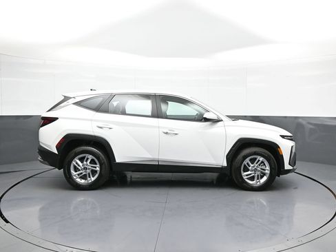 Certified 2025 Hyundai Tucson SE AWD/4WD image 5