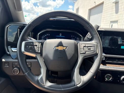 Used 2023 Chevrolet Silverado 1500 LT AWD/4WD image 19