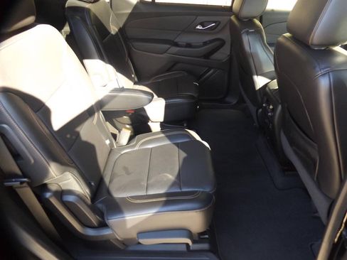 Used 2019 Chevrolet Traverse LT w/ LT Premium Package AWD/4WD image 18