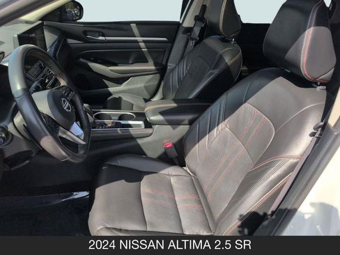 Used 2024 Nissan Altima 2.5 SR w/ SR Premium Package FWD image 14