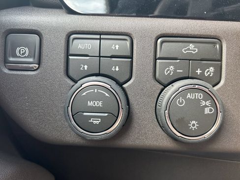New 2026 Chevrolet Silverado 1500 LT w/ Z71 Off-Road Package AWD/4WD image 19