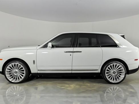 Used 2021 Rolls-Royce Cullinan AWD/4WD image 7