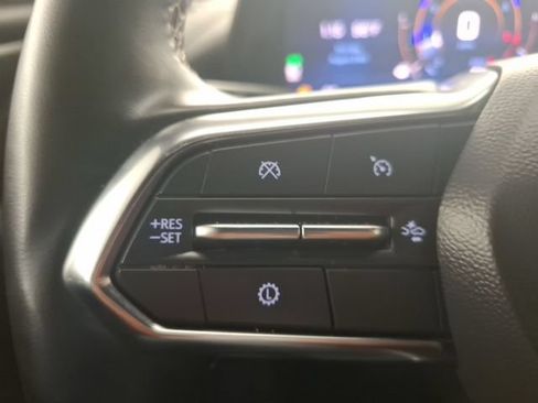Used 2025 Chevrolet Traverse LT FWD image 25