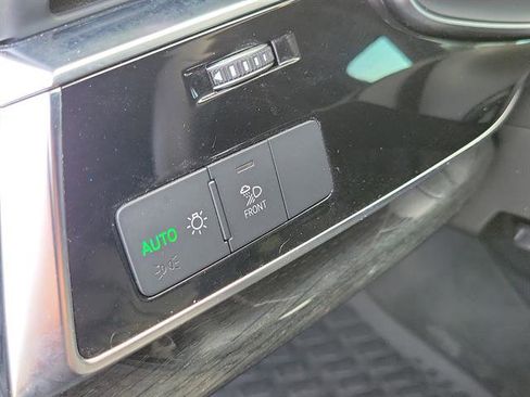 Used 2020 Audi SQ7 Premium Plus w/ Driver Assistance Package image 42