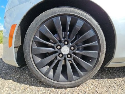 Used 2018 Cadillac CTS Luxury RWD image 14