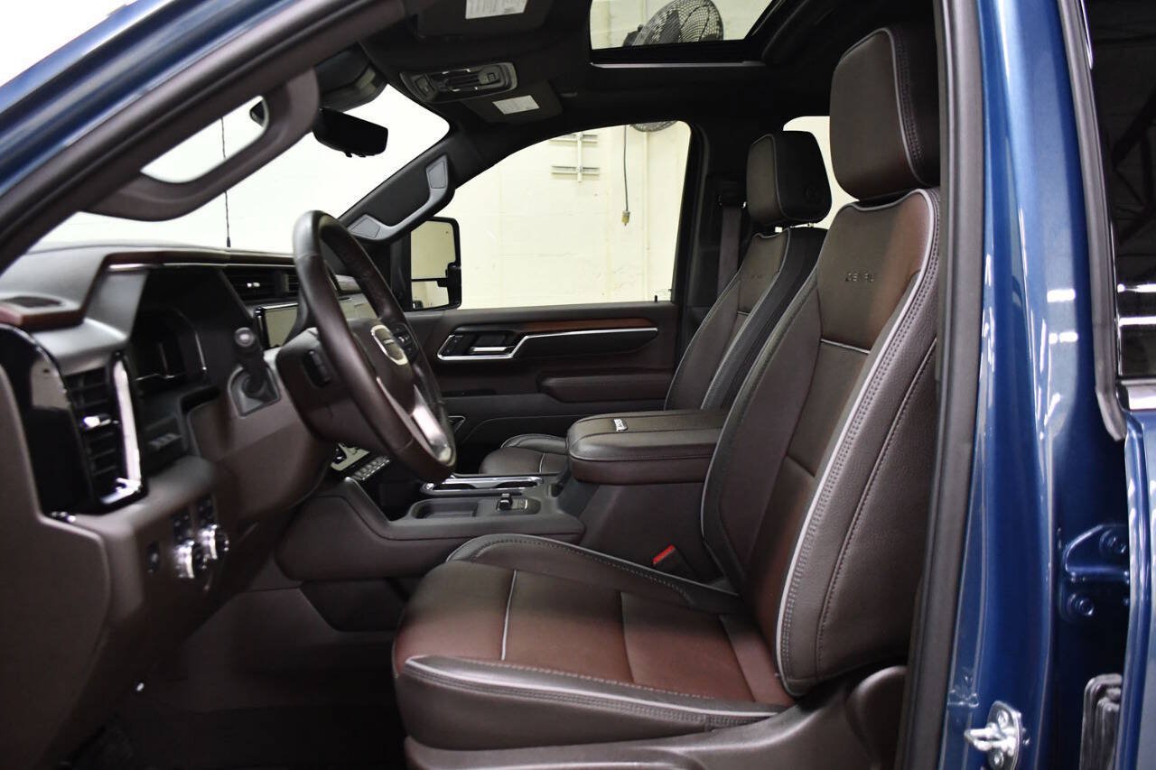 Used 2025 GMC Sierra 2500 Denali w/ Denali Reserve Package AWD/4WD image 11