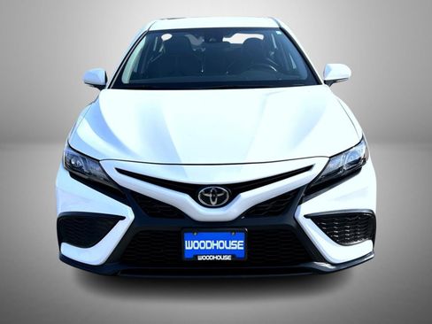 Used 2024 Toyota Camry SE image 2