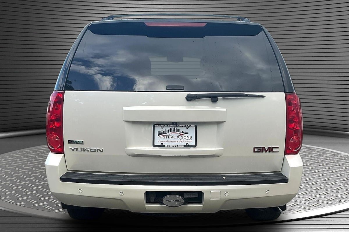 Used 2012 GMC Yukon SLT w/ SLT-2 Equipment Package AWD/4WD image 5