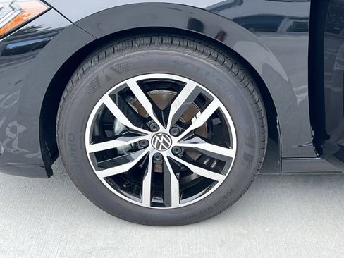 New 2025 Volkswagen Jetta SE image 33