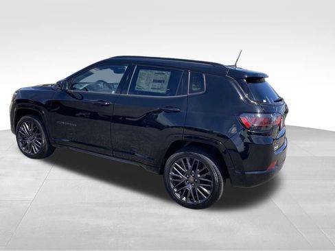 New 2024 Jeep Compass Limited w/ High Altitude Package image 3