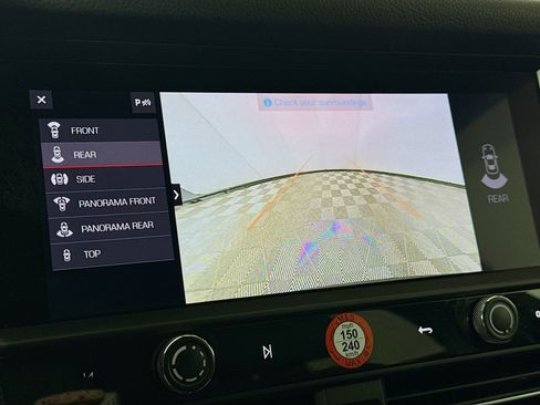 Certified 2024 Porsche Macan AWD/4WD image 19