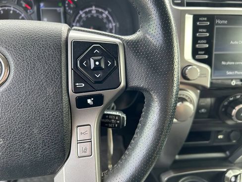 Used 2020 Toyota 4Runner SR5 AWD/4WD image 24
