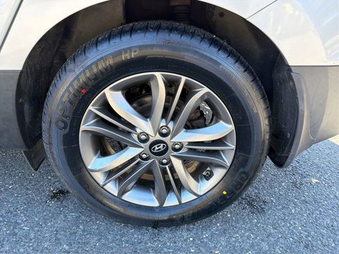 Used 2014 Hyundai Tucson GLS image 16