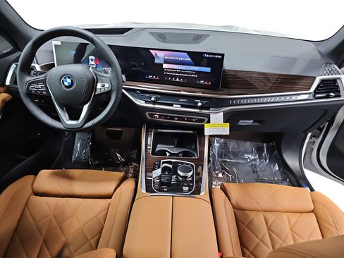 New 2026 BMW X5 xDrive50e w/ Climate Comfort Package AWD/4WD image 9