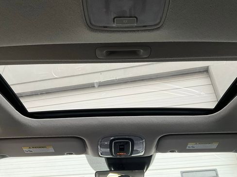 Used 2025 Hyundai Elantra SEL image 18