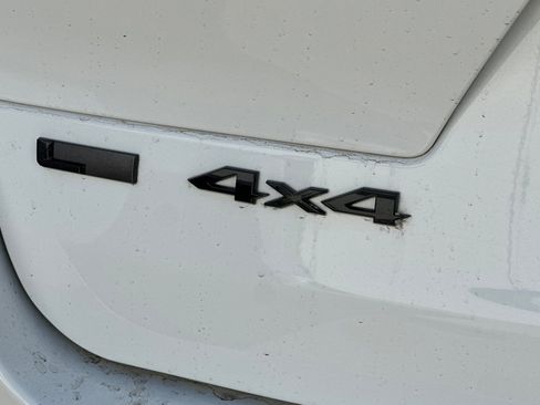 Used 2023 Jeep Grand Cherokee L Laredo image 8