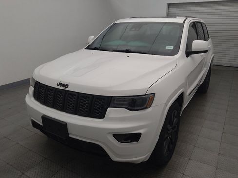 Used 2020 Jeep Grand Cherokee Altitude RWD image 15