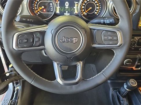 Used 2023 Jeep Gladiator Overland image 29