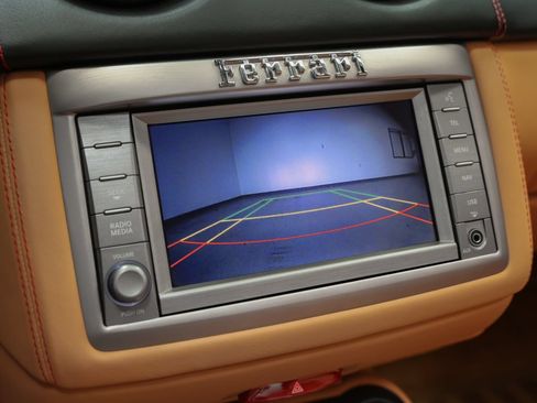 Used 2010 Ferrari California RWD image 63