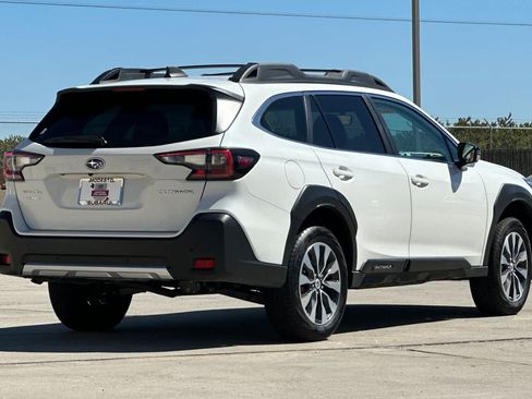 Used 2025 Subaru Outback Limited AWD/4WD image 3