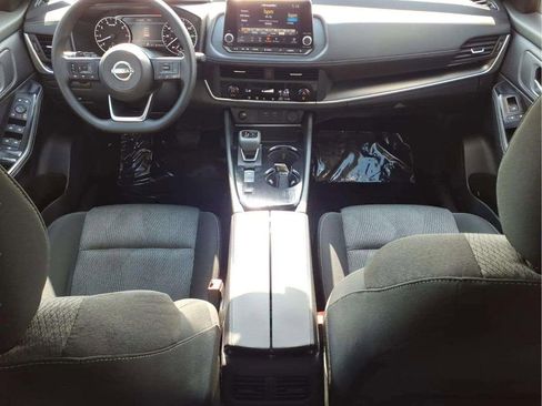 Used 2024 Nissan Rogue SV FWD image 11