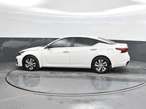 Used 2025 Nissan Altima 2.5 S image 9