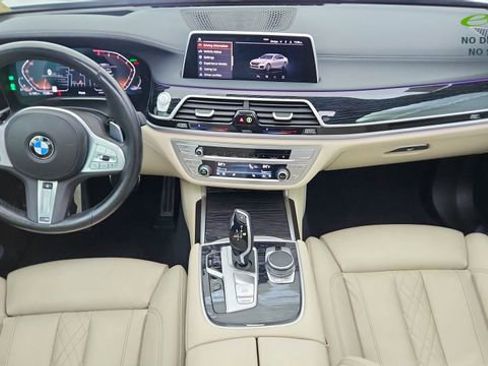 Used 2022 BMW 740i xDrive w/ M Sport Package AWD/4WD image 21