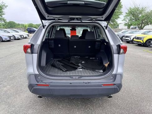 Used 2025 Toyota RAV4 XLE AWD/4WD image 12
