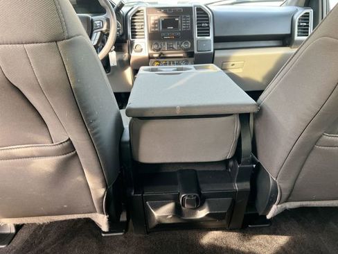 Used 2015 Ford F150 XLT image 23