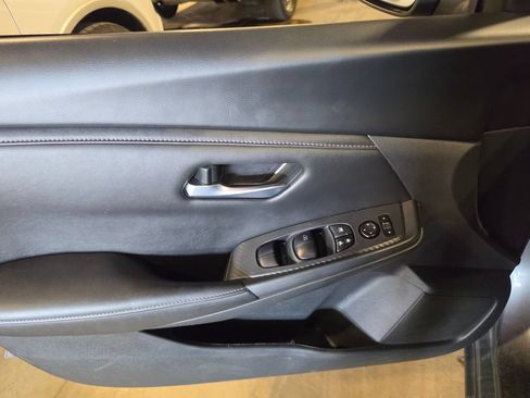 Used 2024 Nissan Sentra SV FWD image 5