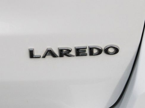 Used 2020 Jeep Grand Cherokee Laredo image 46