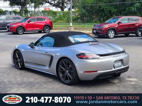 Used 2022 Porsche 718 Boxster RWD image 3