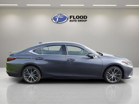 Used 2023 Lexus ES 350 w/ Premium Package FWD image 3