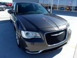 Used 2019 Chrysler 300 Touring image 2