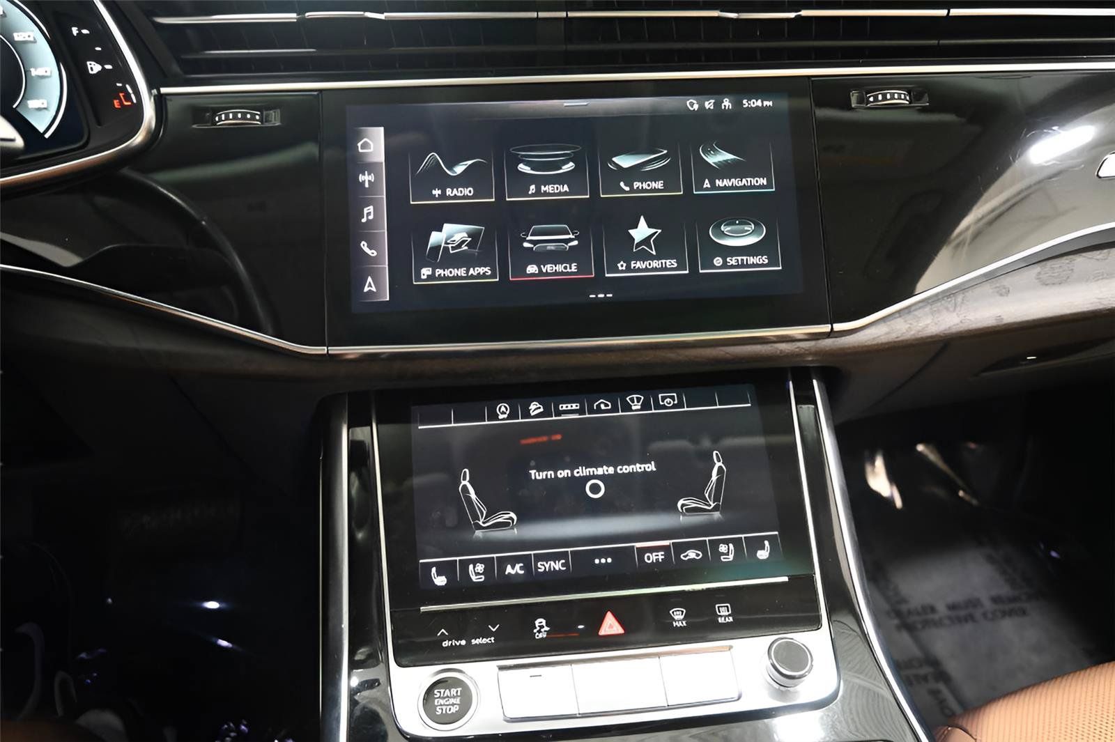 Used 2021 Audi Q8 Prestige AWD/4WD image 23