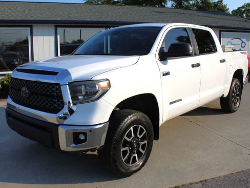 Used 2018 Toyota Tundra SR5 w/ TRD Off Road Package image 31