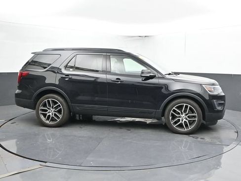 Used 2016 Ford Explorer Sport AWD/4WD image 4