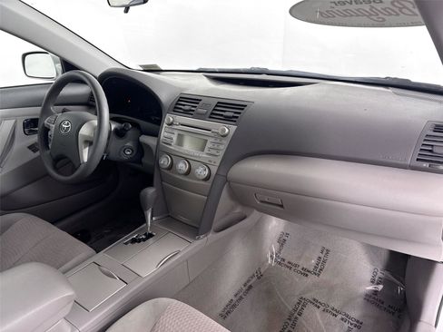 Used 2011 Toyota Camry image 35