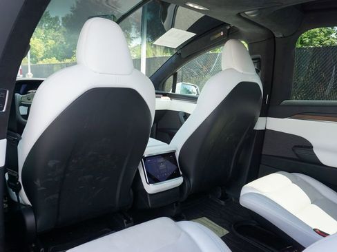 Used 2023 Tesla Model X AWD/4WD image 14