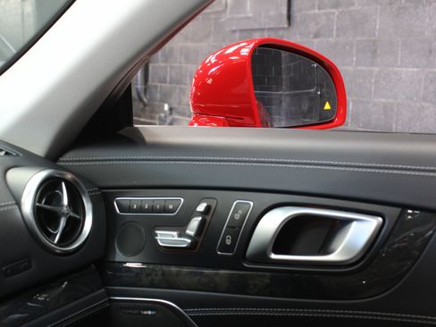 Used 2017 Mercedes-Benz SL 550 image 38