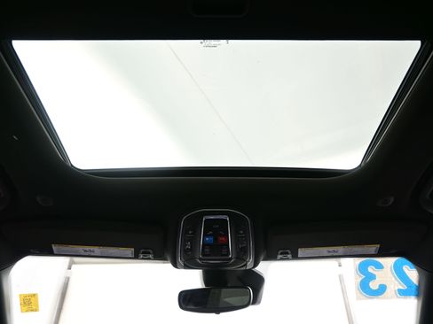 Used 2023 Jeep Grand Cherokee L Laredo image 19