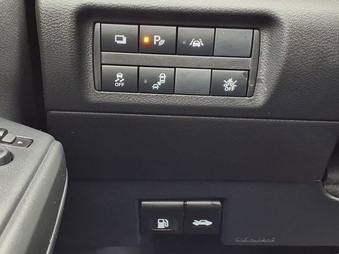 Certified 2025 Nissan Kicks Play S image 17