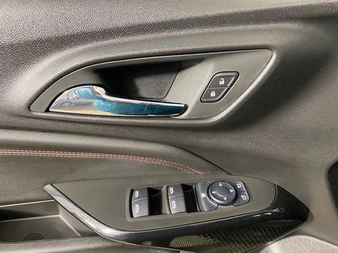 Certified 2025 Chevrolet Trax RS w/ Sunroof Package image 13