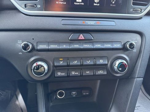 Used 2020 Kia Sportage LX image 24