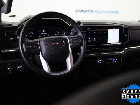 Used 2025 GMC Sierra 1500 SLT AWD/4WD image 16