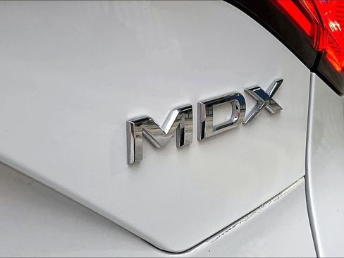 Used 2023 Acura MDX SH-AWD w/ Technology Package image 9